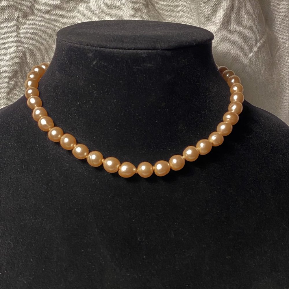 Nice Vintage Faux Peach Pearl Choker Necklace